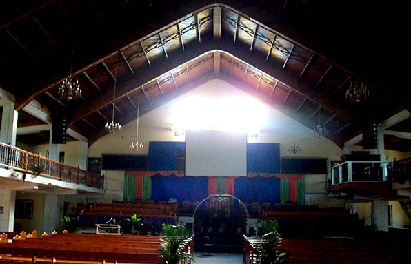 LX-F6 instalado en una iglesia del Caribe