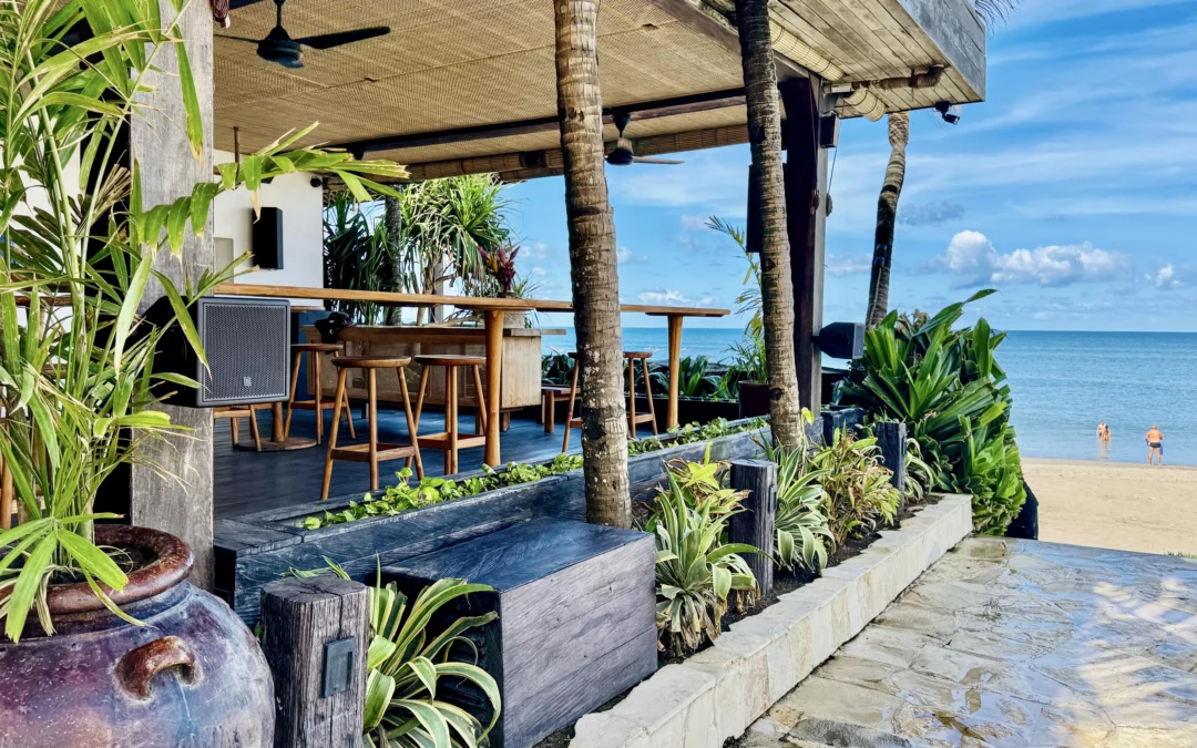 Sistemas de sonido exterior en beach clubs y terrazas