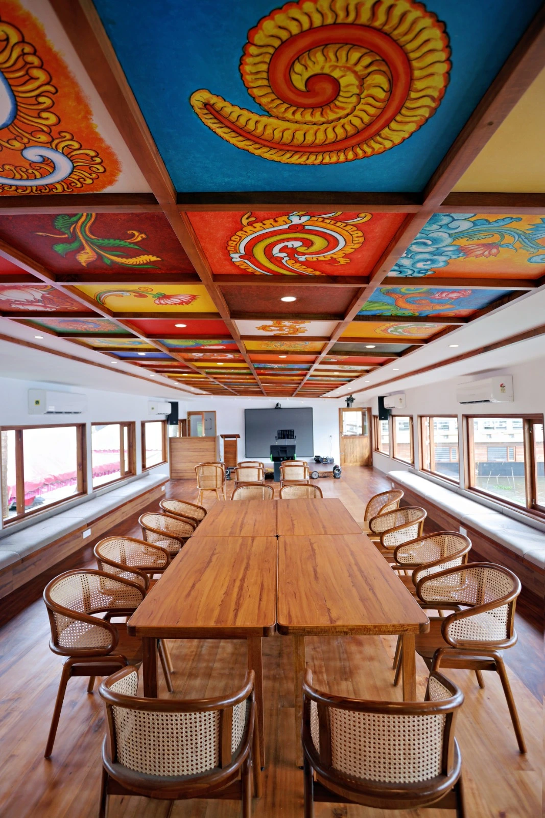 Coventina houseboat Lynx Pro Audio systems Coventina houseboat Lynx Pro Audio systems