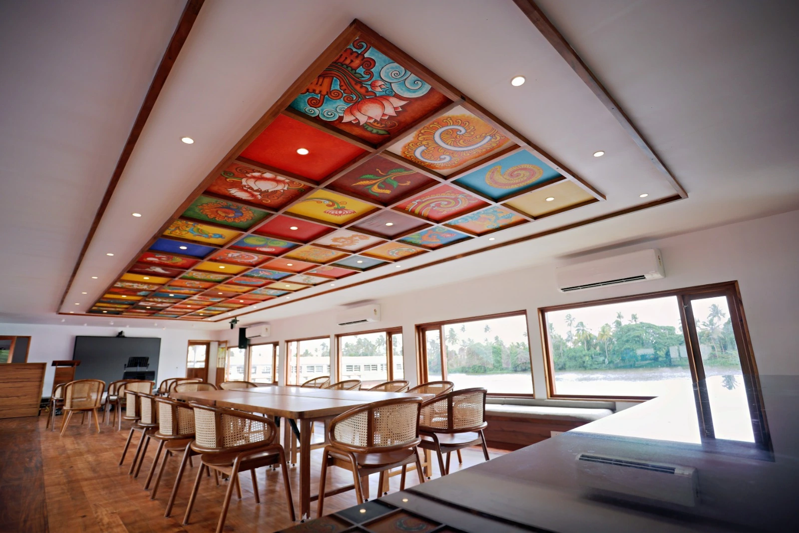 Coventina houseboat Lynx Pro Audio systems Coventina houseboat Lynx Pro Audio systems